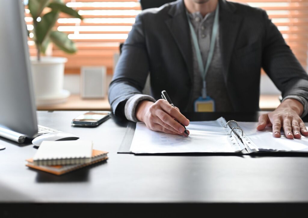 THE HIDDEN DANGERS OF FAILING TO RECONCILE ACCOUNTS REGULARLY IN BOOKKEEPING 1 2 1